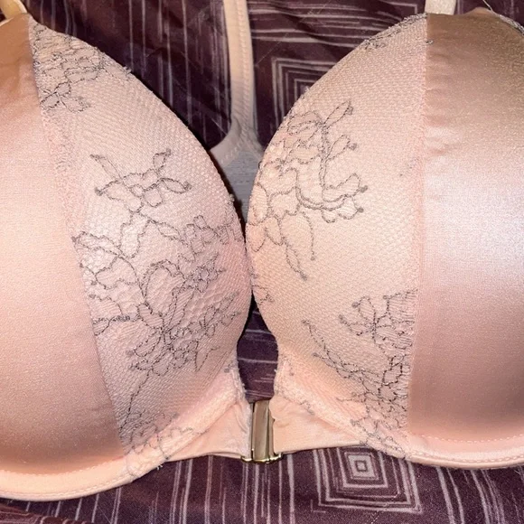 Victoria’s Secret Very Sexy Push-Up Bra - Picture 3 of 8